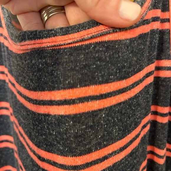 Buckle Pink and Black Striped Tank Top - Picture 4 of 4